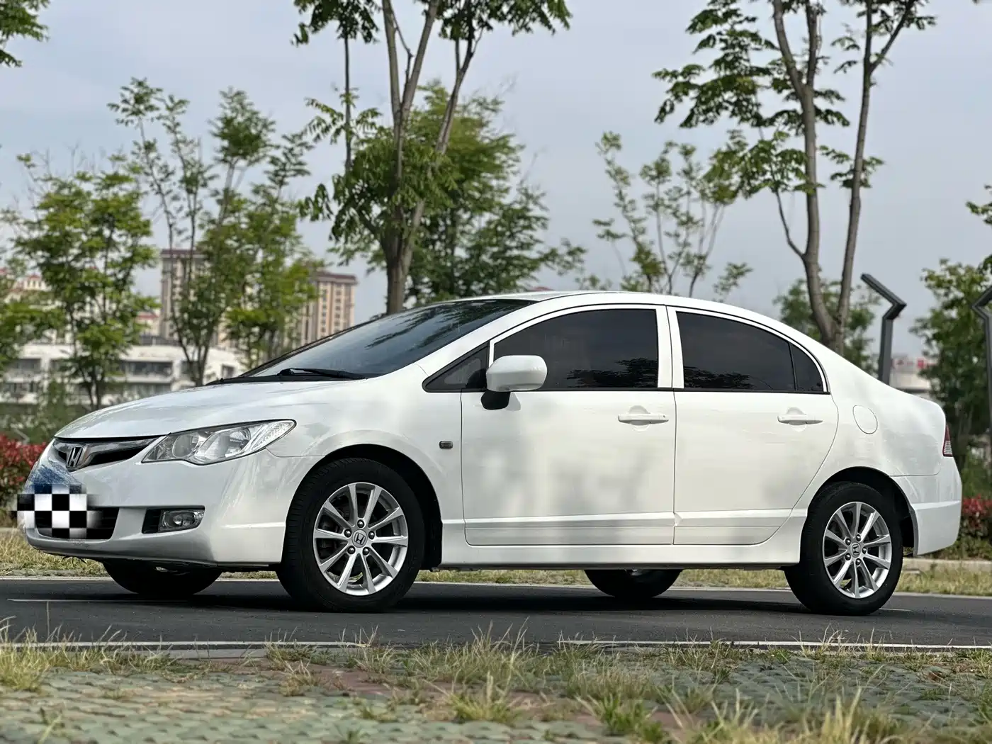 CIIMO CIIMO 2015 2015 1.8L Automatic Luxury Edition