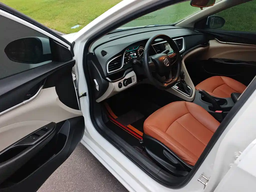 Фото 14 - Buick Excelle