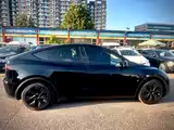 Photo 4 - Tesla Model Y