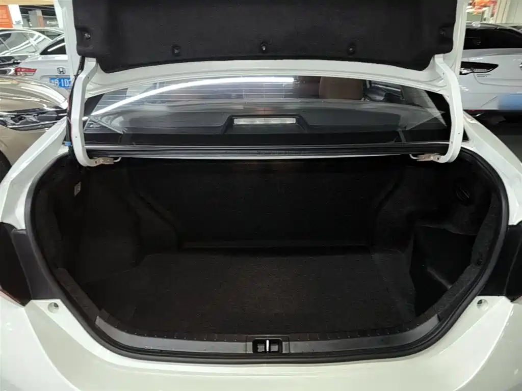 Toyota Levin Twin Engine E+ 2019 1.8PH V E-CVT Luxury Edition фото 19