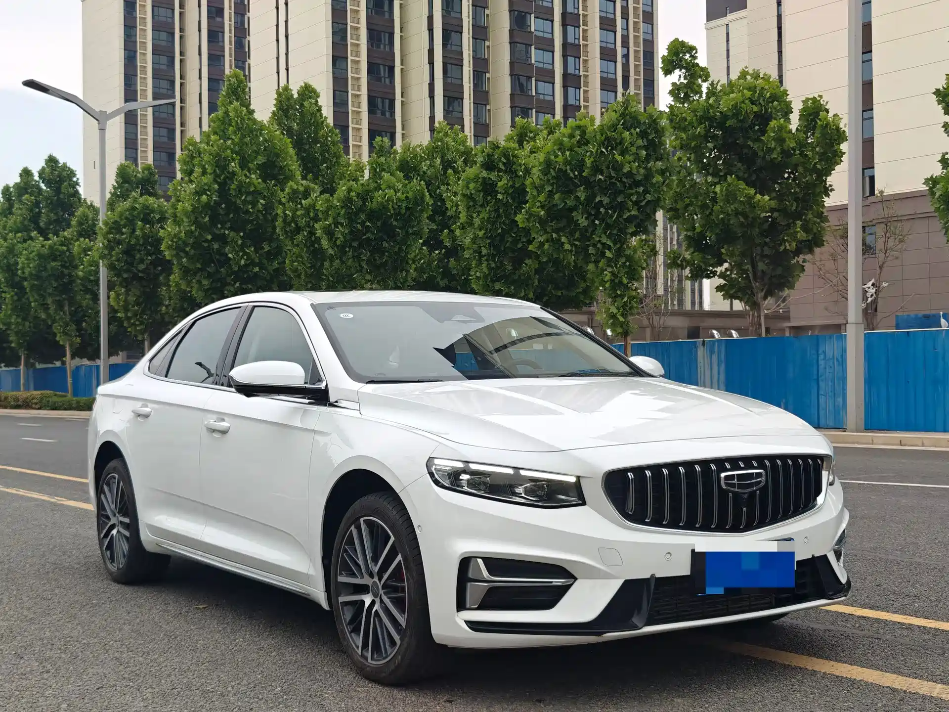 Фото 3 - Geely Preface