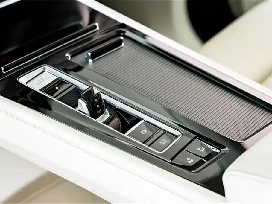 Volkswagen Viloran 2023 380TSI Premium Edition фото 11