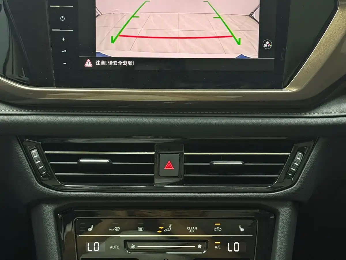 Volkswagen Tharu 2022 280TSI FWD Luxury Edition фото 15