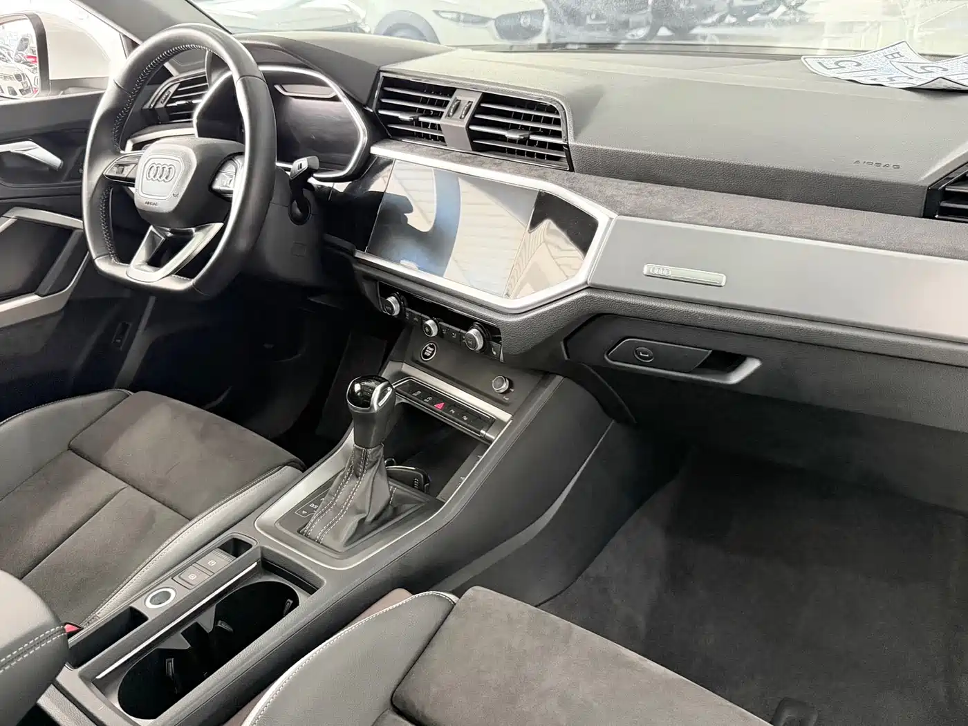 Audi Q3 2022 35 TFSI Fashion Dynamic фото 9