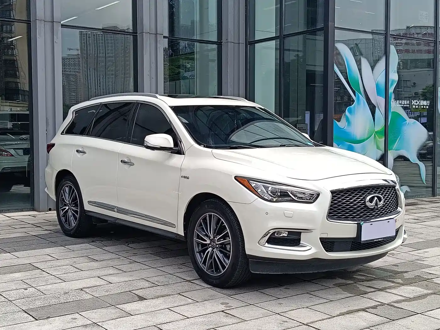 Infiniti QX60 (Import) 2018 2018 2.5 S/C Hybrid FWD Champion Family Edition