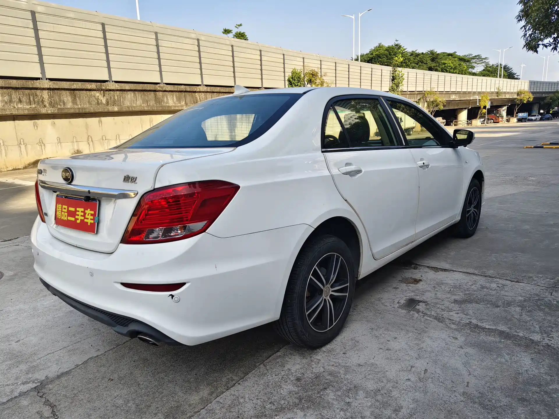 Фото 6 - BYD Surui