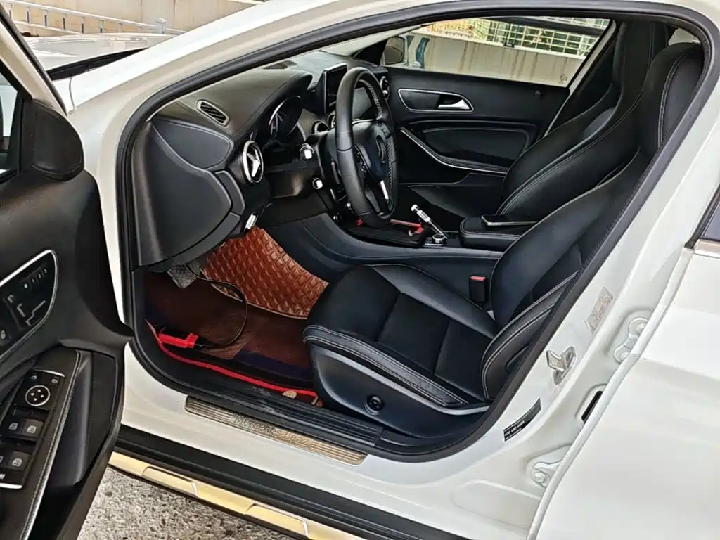 Mercedes-Benz GLA 2015 2015 GLA 220 4MATIC Fashion Edition