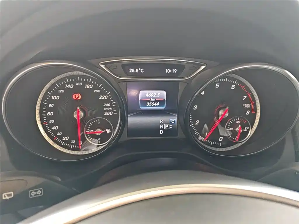Mercedes-Benz GLA 2019 GLA 200 Fashion фото 12