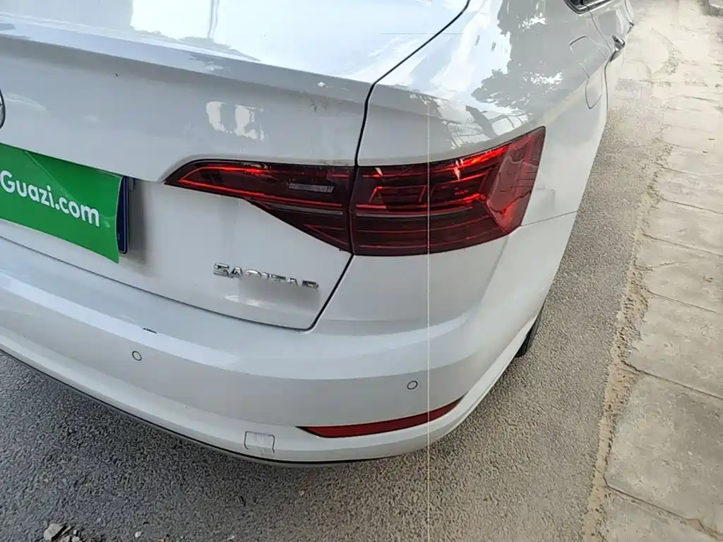 VOLKSWAGEN SAGITAR