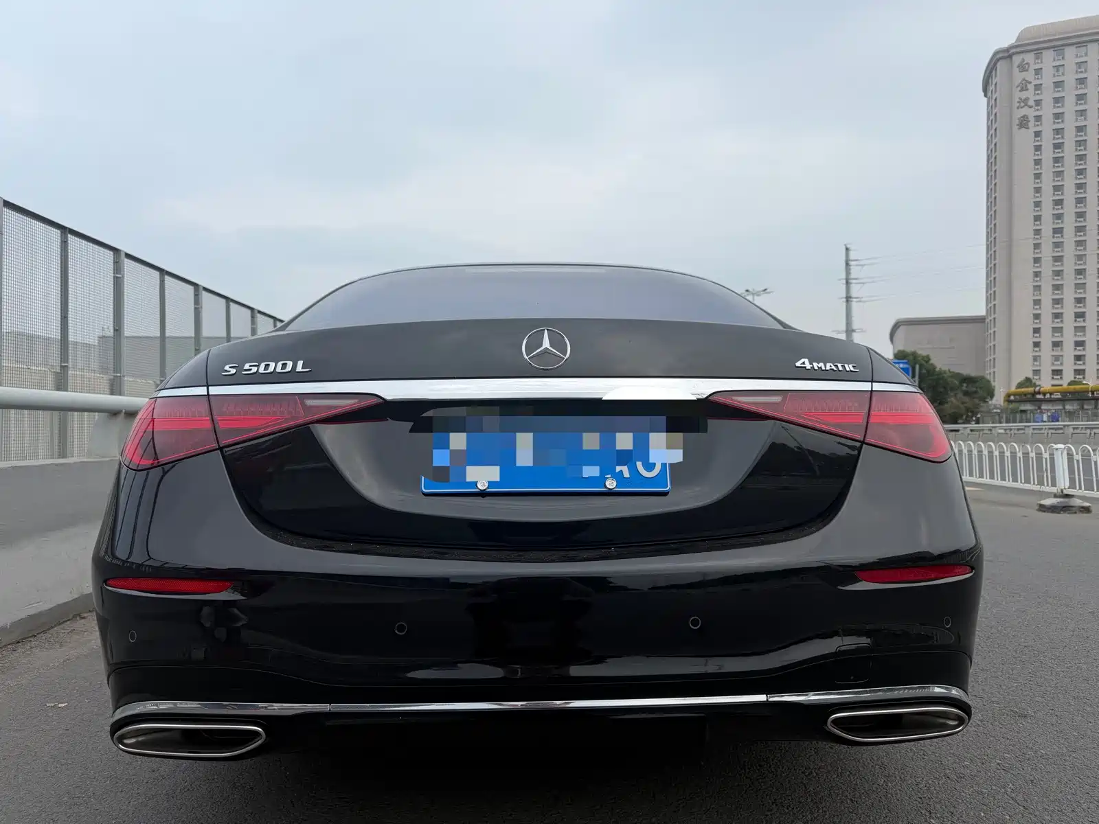 Photo 10 - Mercedes-Benz S-Class