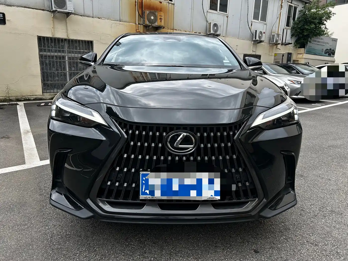 Фото 2 - Lexus NX