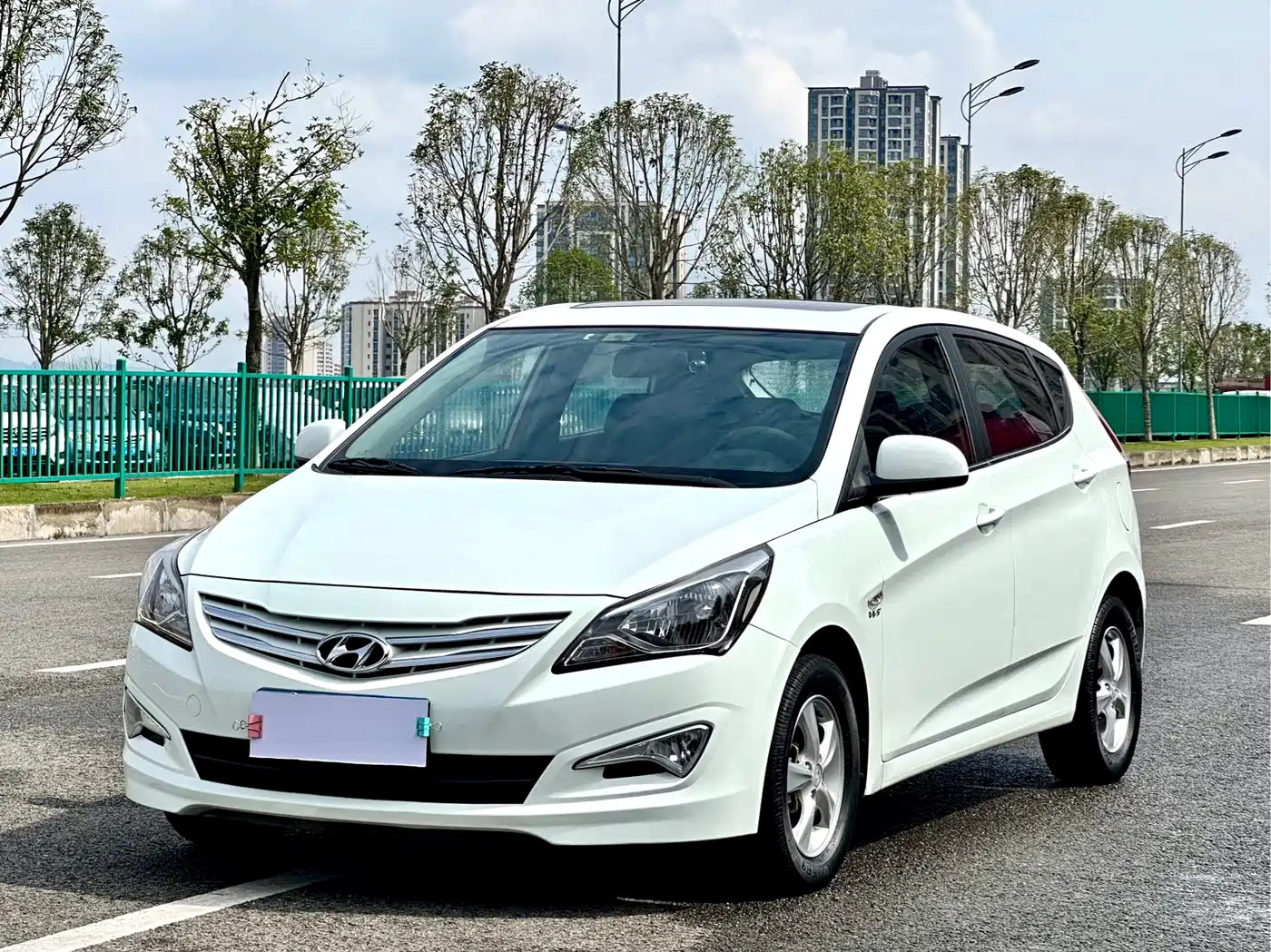 Hyundai Reina 2014 2014 1.4L Manual GLX