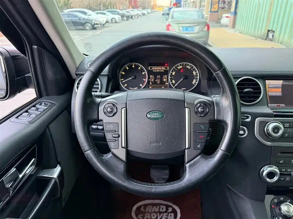 Land Rover Discovery 2011 5.0 V8 HSE фото 5