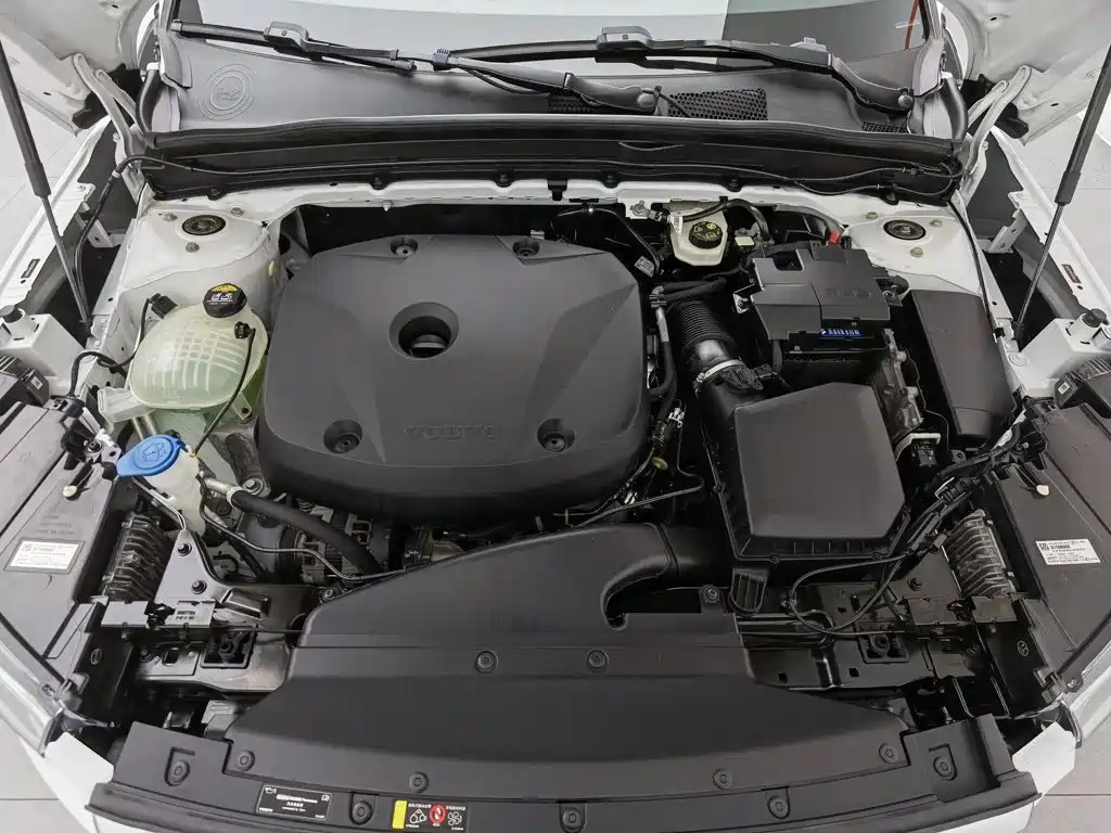 Volvo XC40 2021 2022 Model T4 AWD Smart Drive Fashion Edition