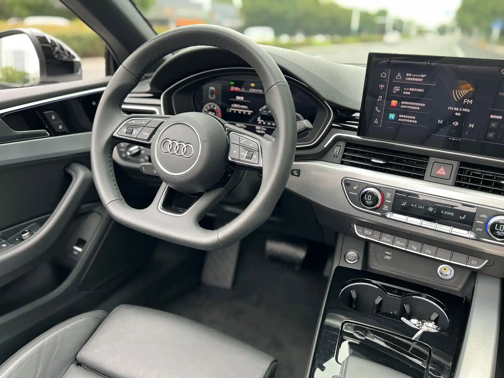 Photo 7 - Audi A5 (Import)