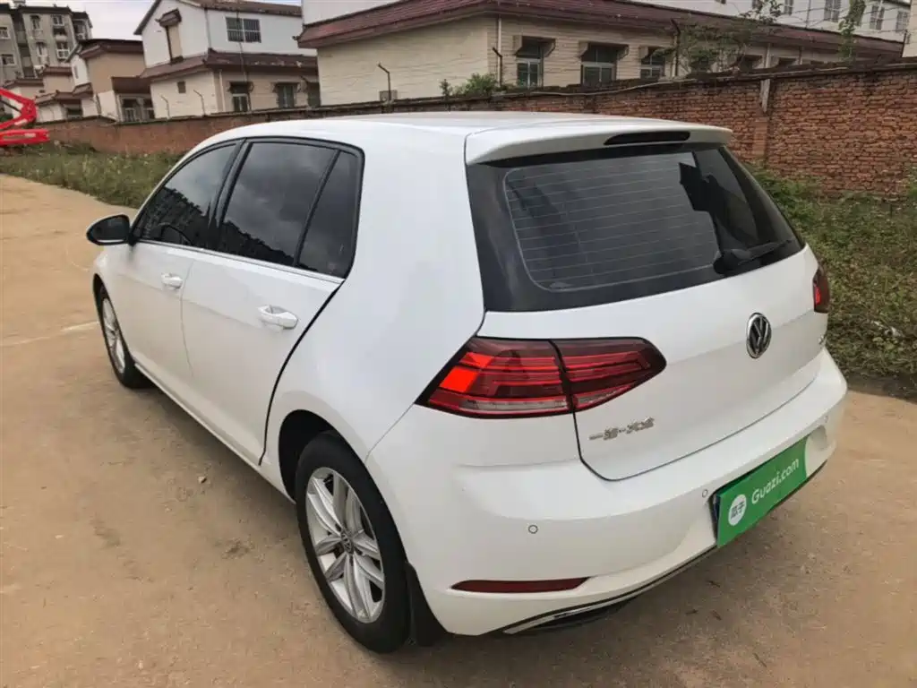 Volkswagen Golf 2018 1.6L Automatic Comfort фото 5
