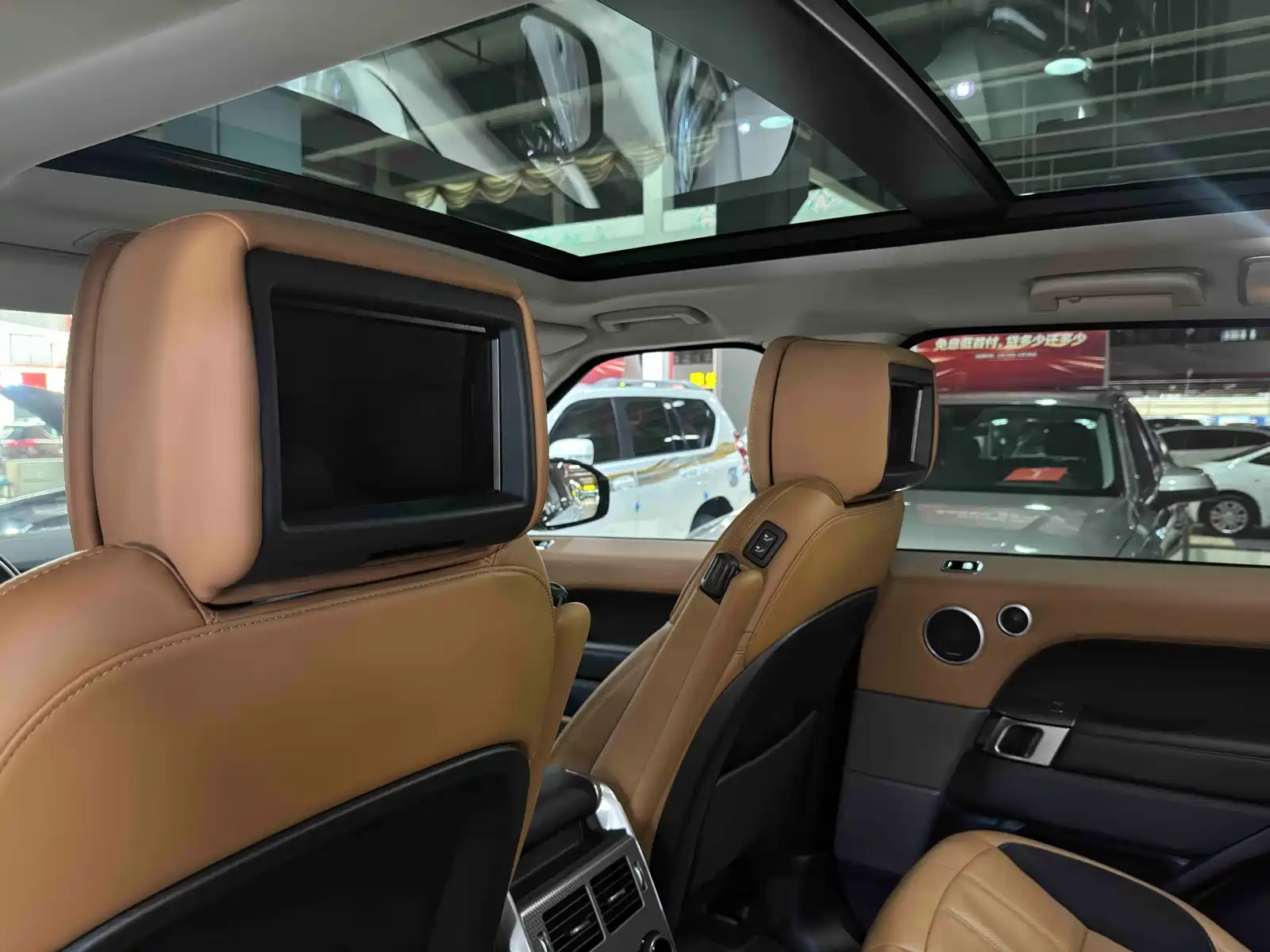 Фото 9 - Land Rover Range Rover Sport