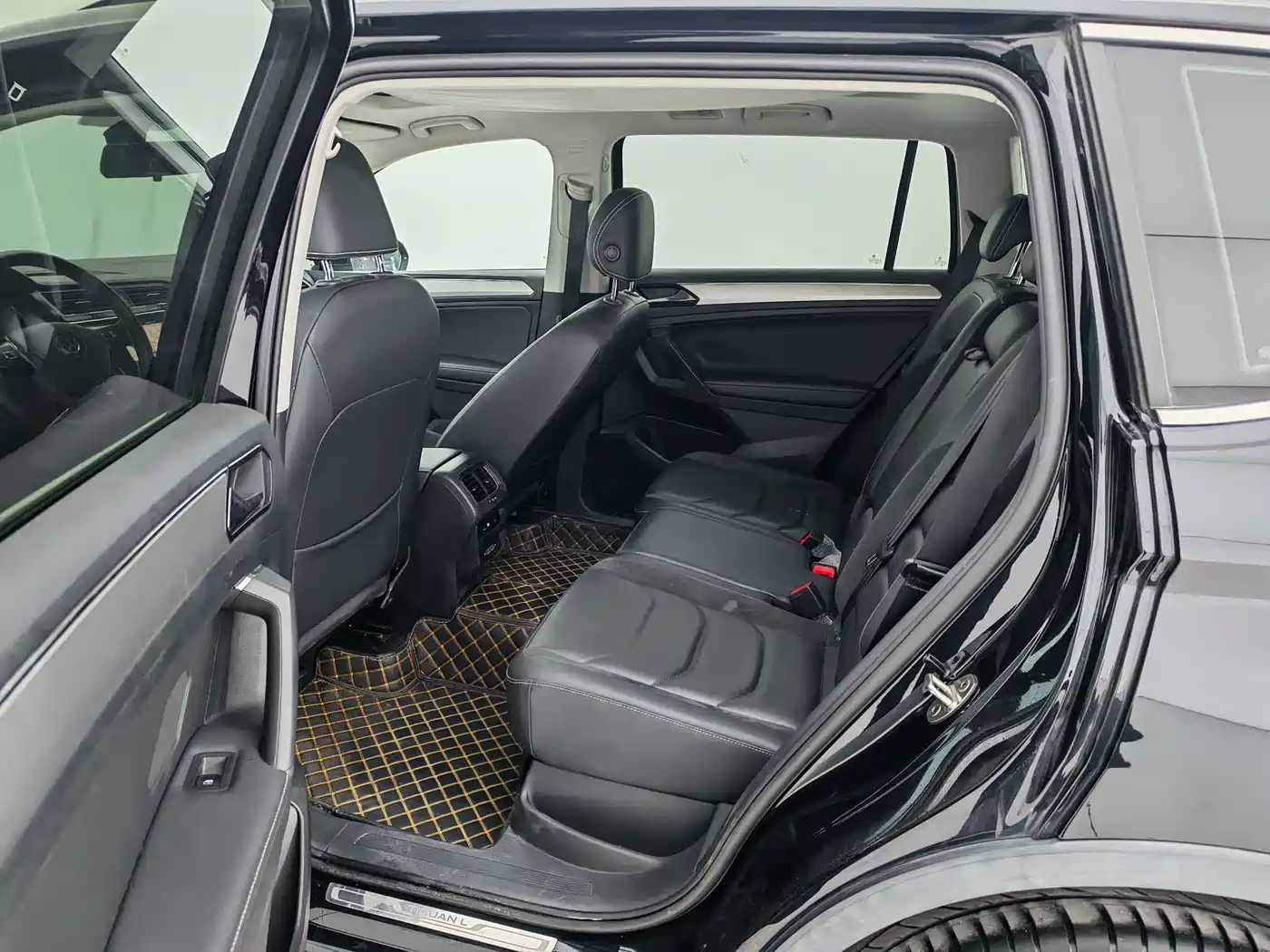 Volkswagen Tiguan L 2021 330TSI Automatic 2WD Smart фото 12