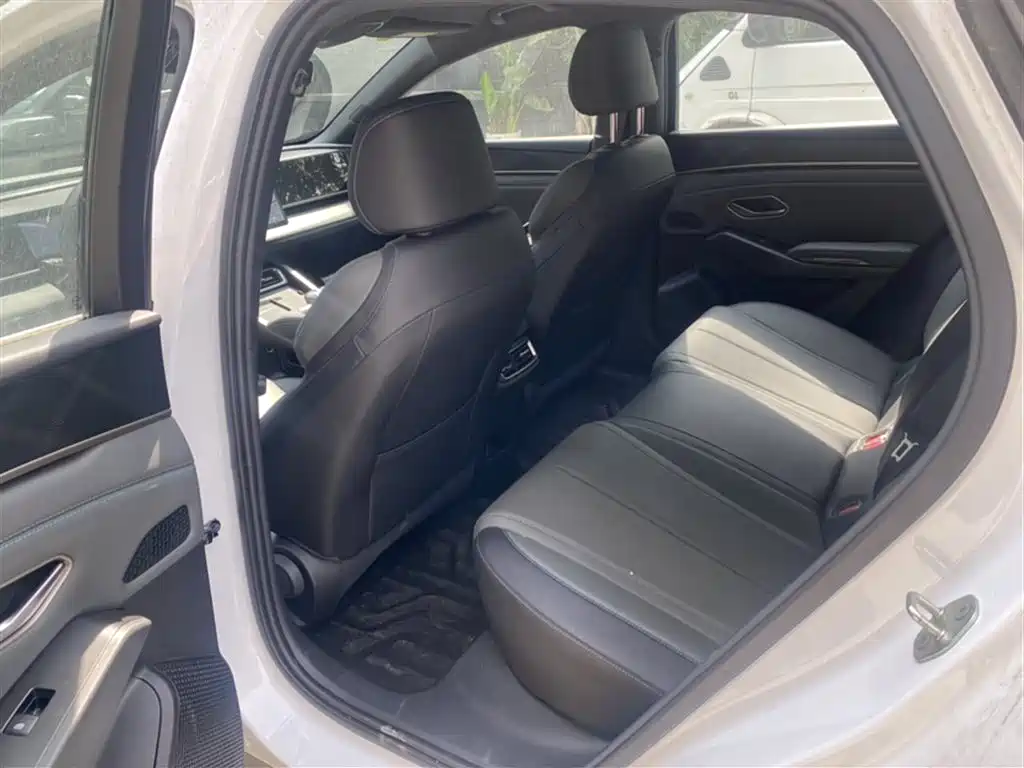 BYD Qin L 2025 DM-i Smart Drive Edition 80KM Leading фото 14