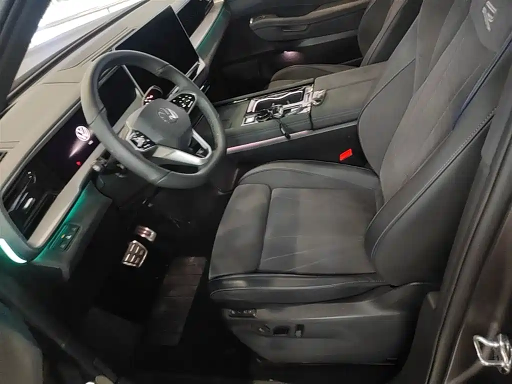 Volkswagen Teramont 2025 Teramont Pro 450TSI 4WD Summit Edition фото 15