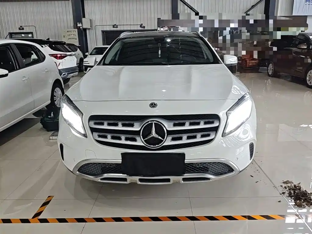 Mercedes-Benz GLA 2017 GLA 200 Fashion фото 3