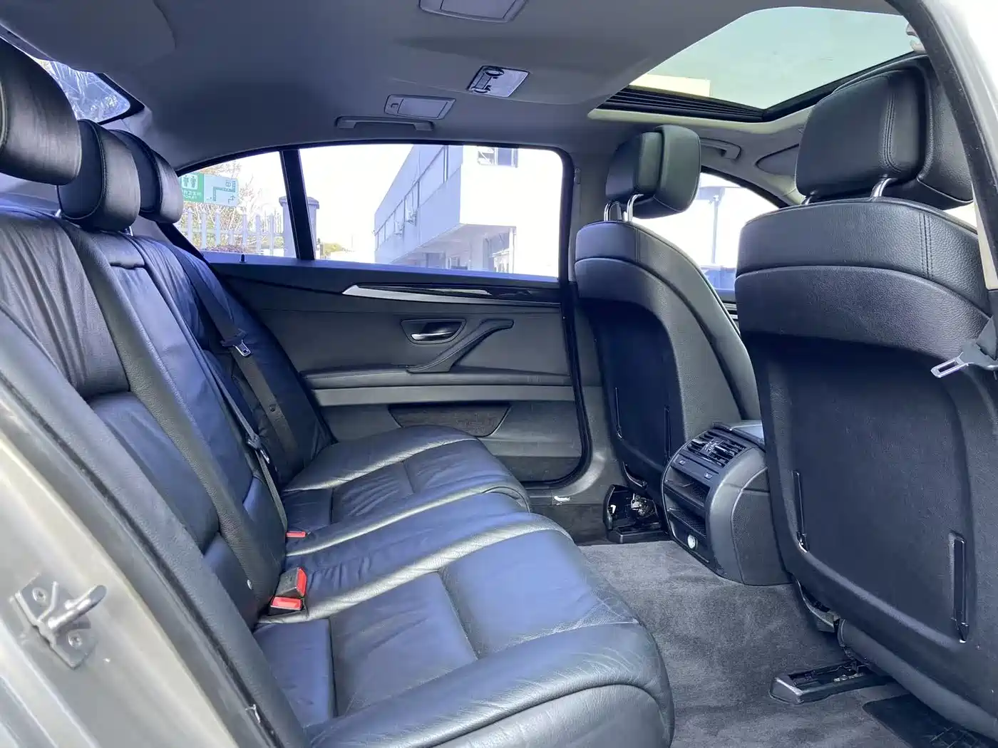 BMW 5 Series 2012 523Li Luxury фото 14