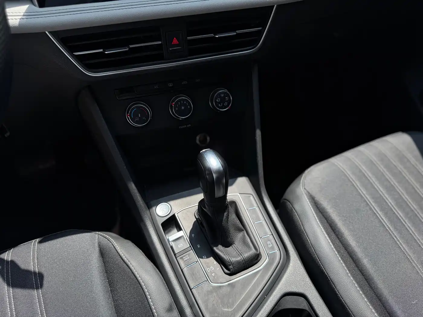 Volkswagen Tiguan L 2022 330TSI Automatic 2WD Comfort Edition фото 13