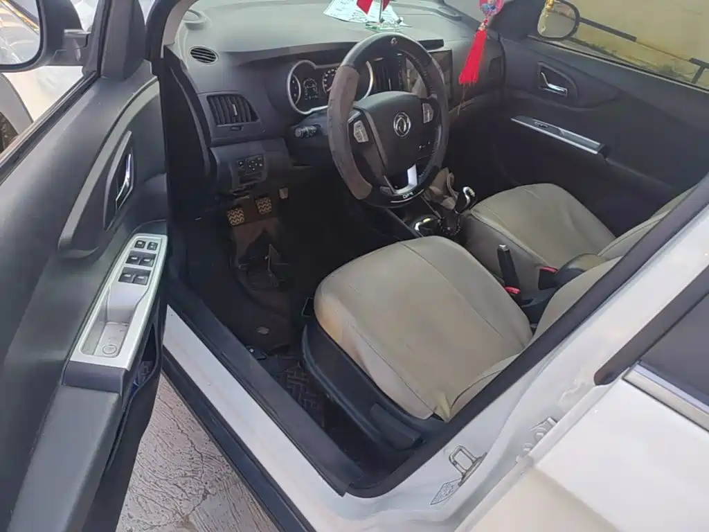 Dongfeng Aeolus Dongfeng Fengshen AX3 2016 2016 1.5L Manual Cool Edition