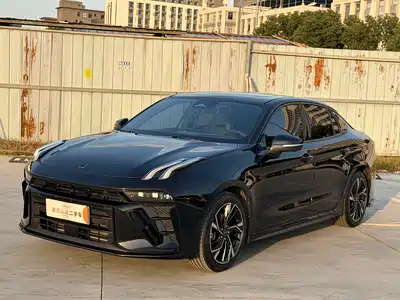 Lynk & Co 03