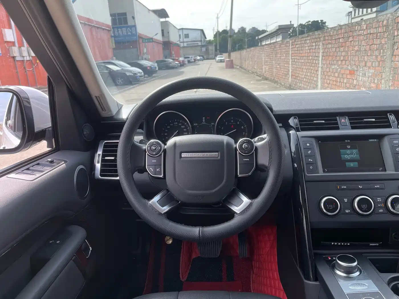 Land Rover Discovery 2019 3.0 SC V6 SE фото 7