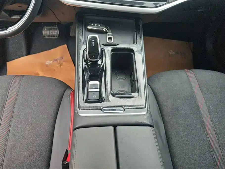 DONGFENG YI HYUN MAX