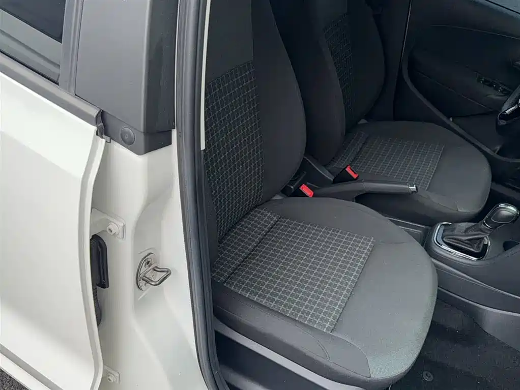 Volkswagen Polo 2018 1.5L Auto Comfort фото 19