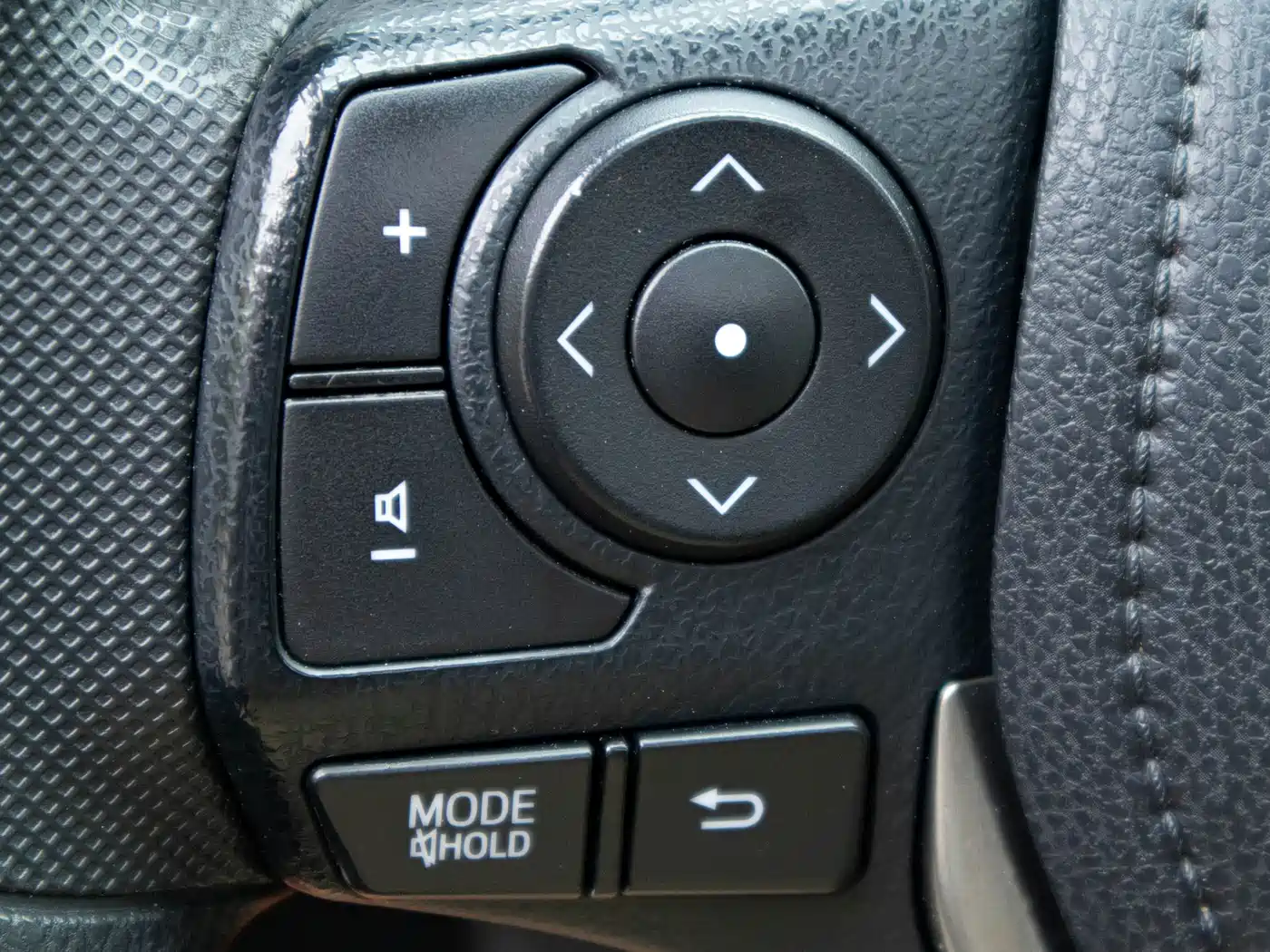Toyota RAV4 Rongfang 2015 2.0L CVT 2WD Trend Edition фото 27