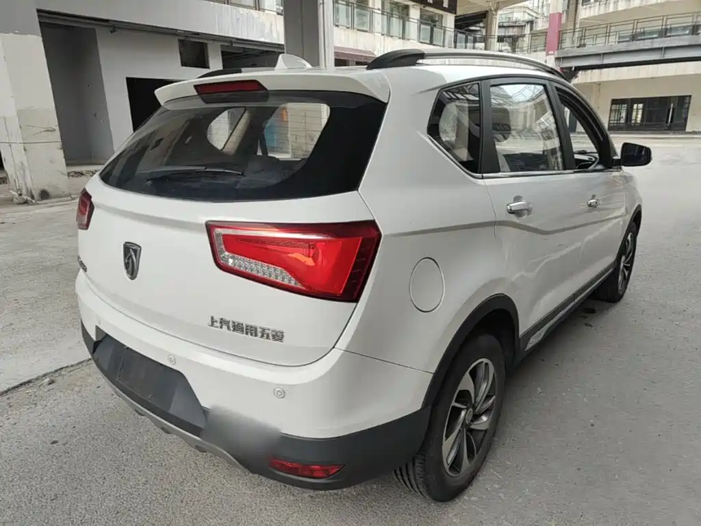 Baojun 560 2017 2016 1.8L iAMT Luxury
