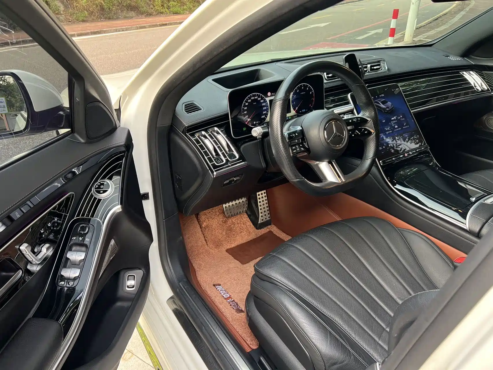 Photo 4 - Mercedes-Benz S-Class