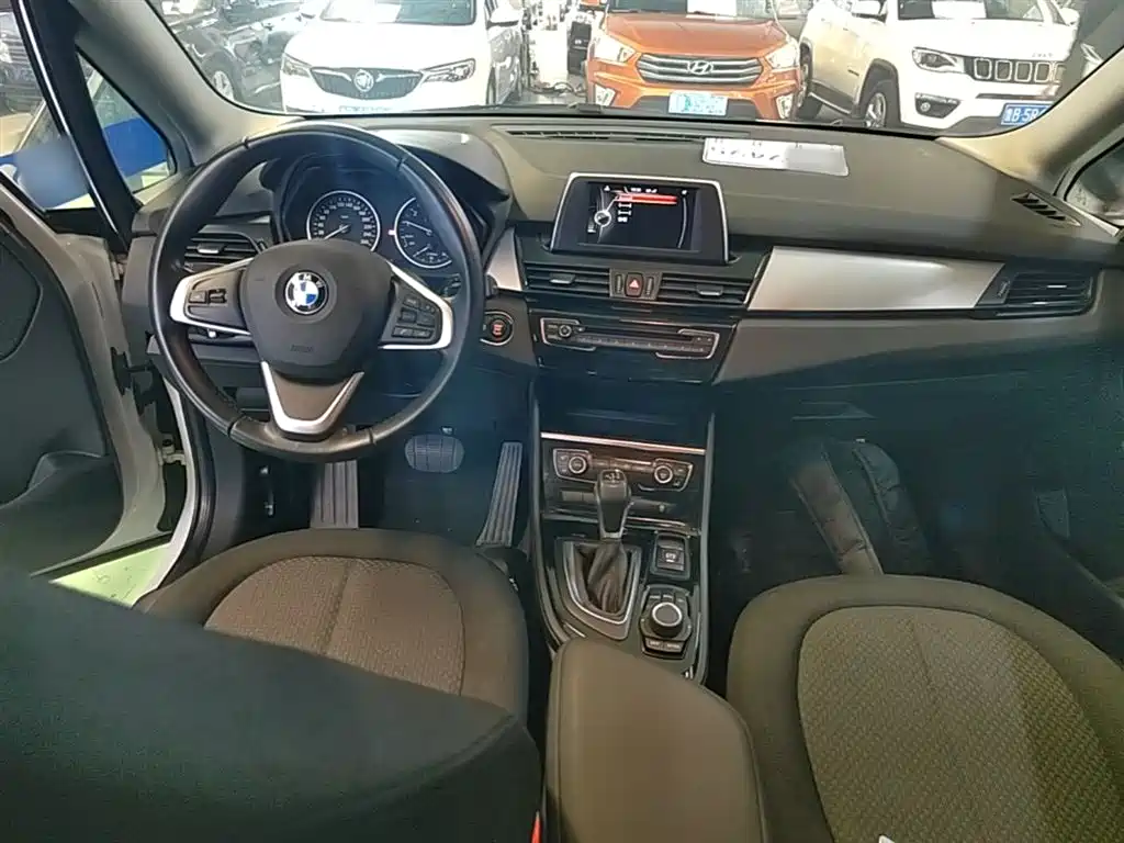 BMW 2 Series Gran Tourer 2015 218i Leading фото 10