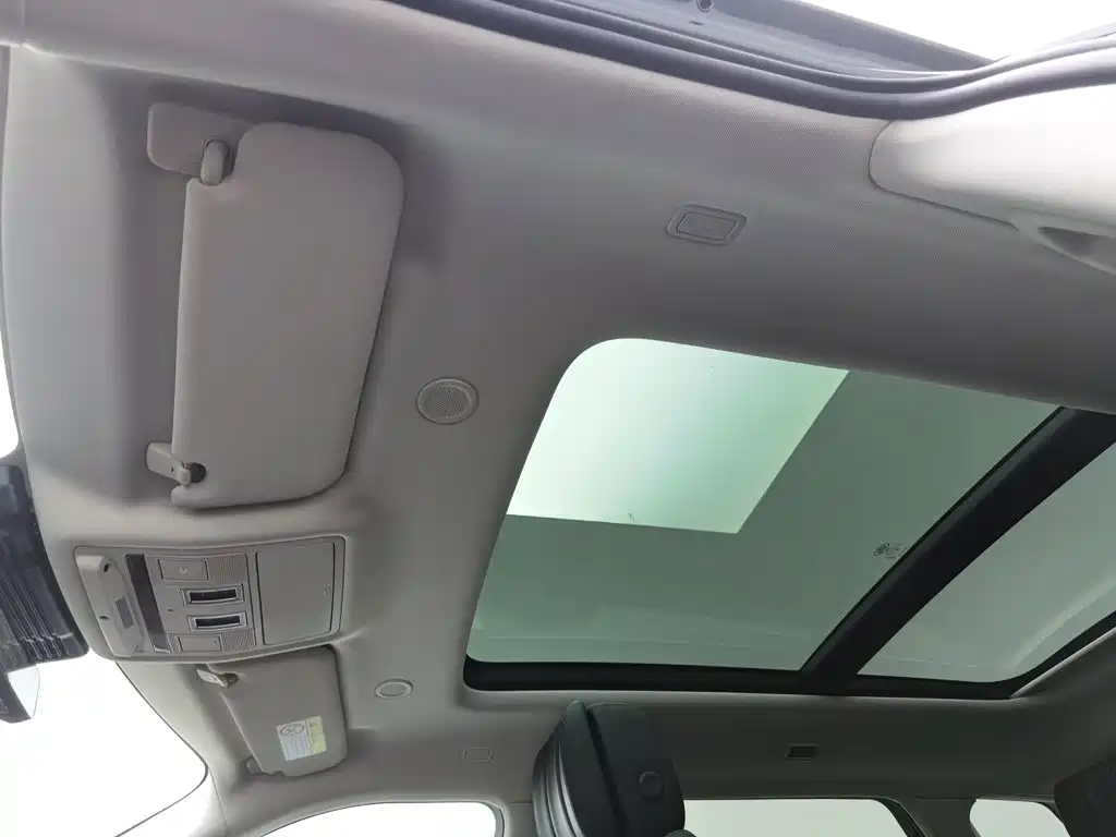 Land Rover Range Rover Evoque 2024 2024 Range Rover Evoque L 249PS Light Master Edition