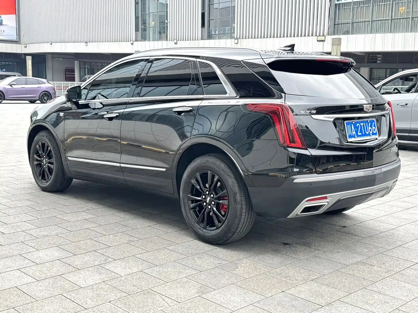Cadillac XT5 2021 2.0T 2WD Luxury Edition фото 2