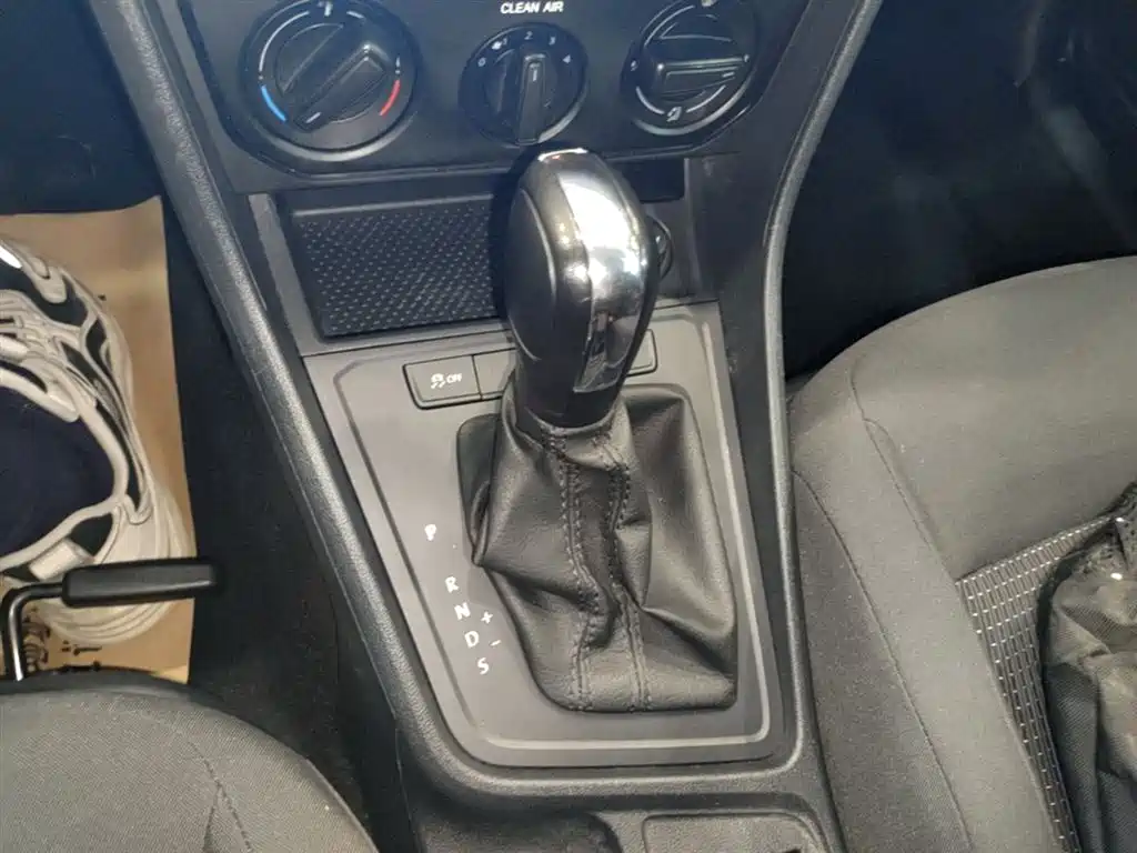 Volkswagen Lavida 2017 1.6L Automatic Trend Edition фото 14