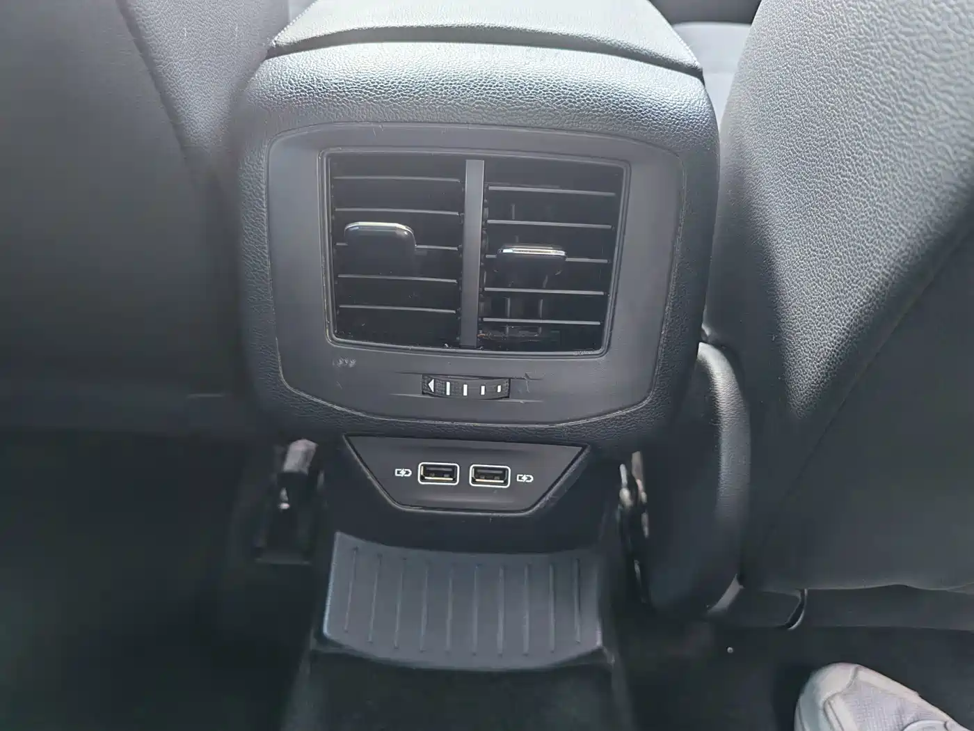 Volkswagen T-Roc, миниатюра 8