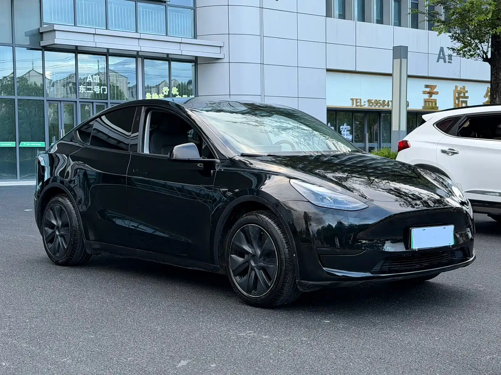 Фото 3 - Tesla Model Y