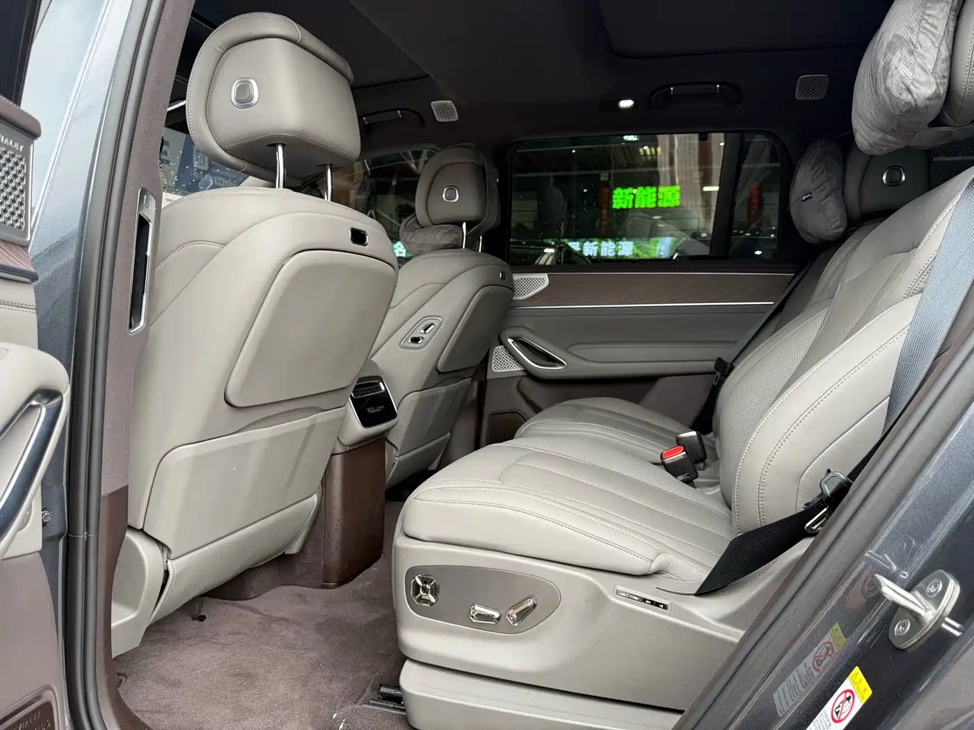 Denza N9 2025 2025 Model Prestige Edition