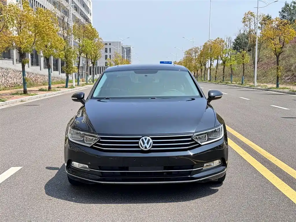 Volkswagen Magotan 2018 330TSI DSG Leading фото 3