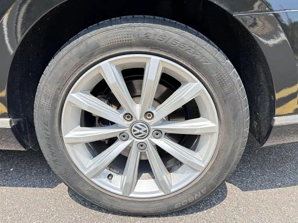 Volkswagen Magotan 2018 330TSI DSG Leading фото 11