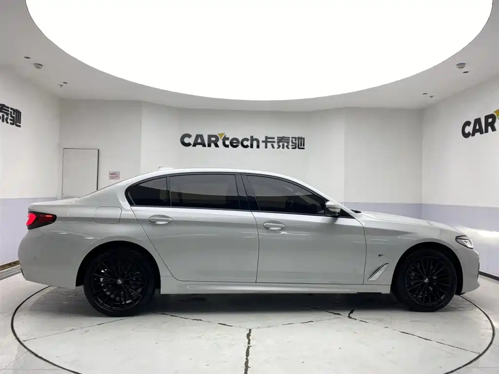 BMW 5 Series 2023 530Li Leading M Sport Package фото 4