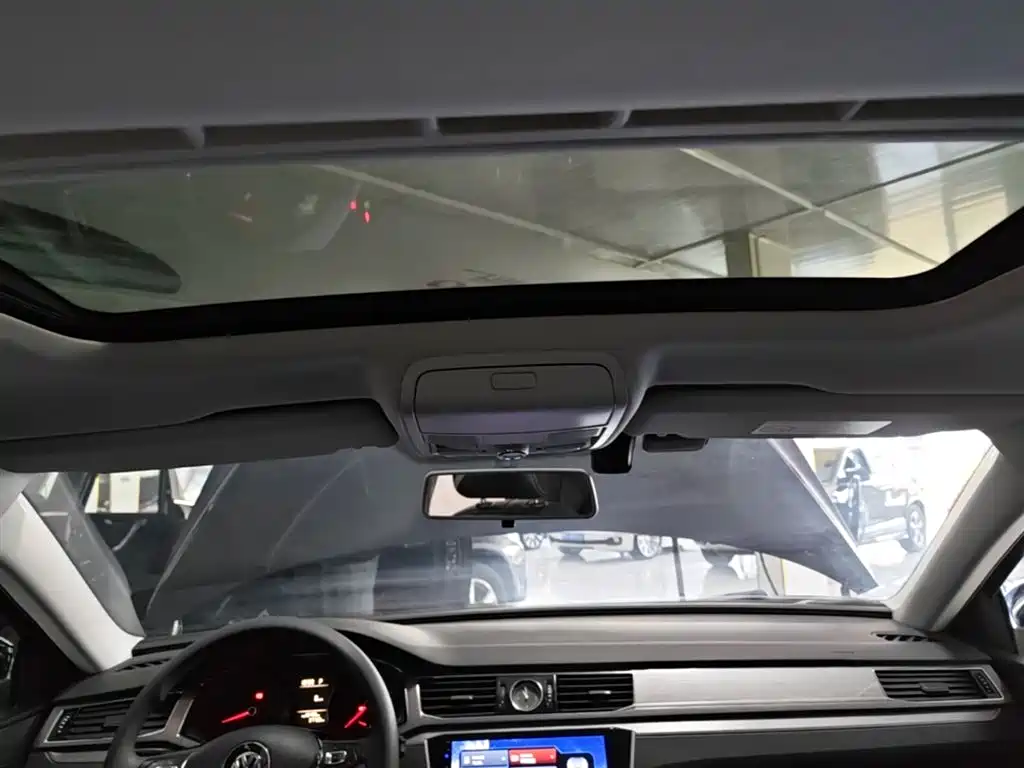 Volkswagen Passat 2017 280TSI DSG Elegance фото 18