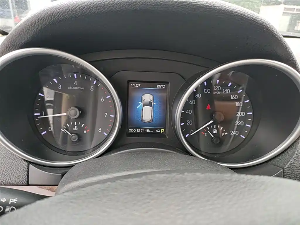 Haval H8 2015 2.0T 2WD Luxury фото 12