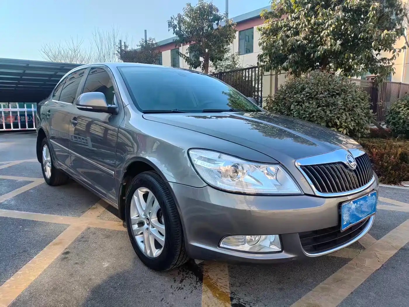 Škoda Octavia 2014 1.8TSI DSG Yijun Edition фото 3