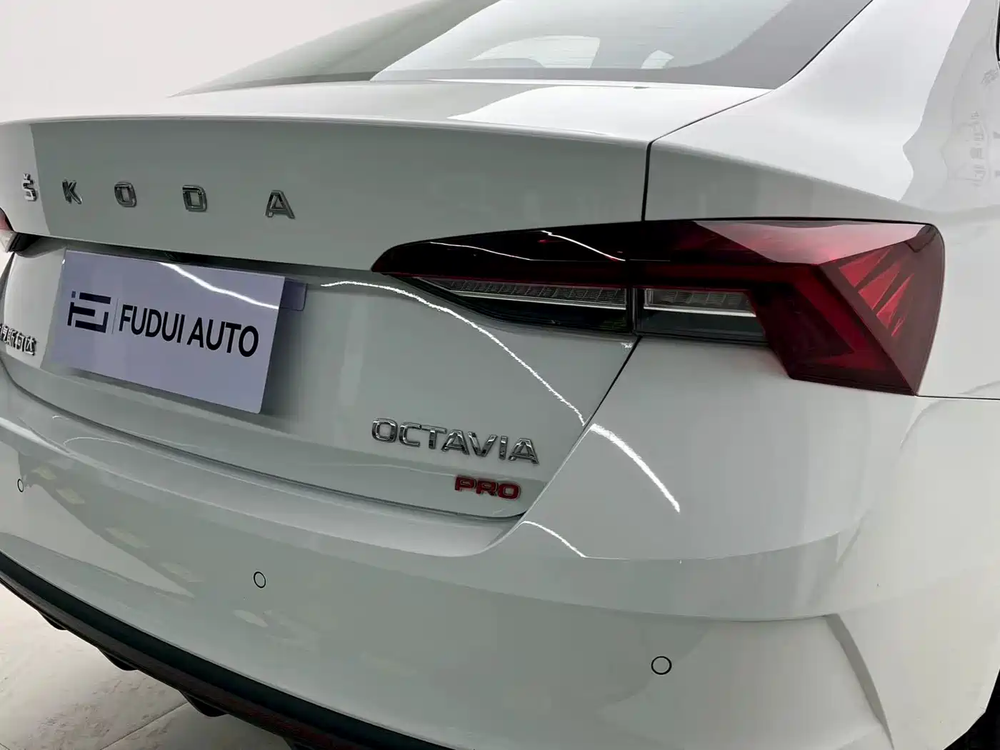Škoda Octavia 2023 Facelift PRO TSI280 Premium Edition фото 7