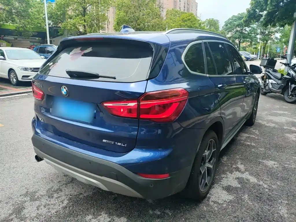 BMW X1 2019 sDrive18Li Premium Model фото 7